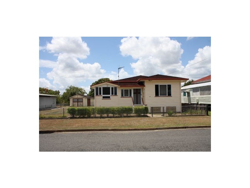 27 Crown Street, Maryborough QLD 4650