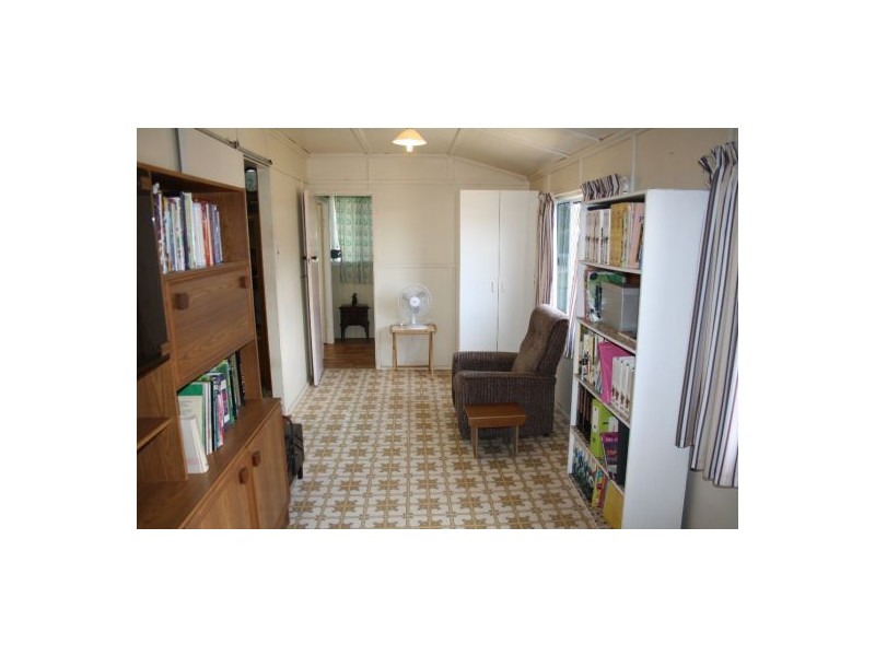 27 Crown Street, Maryborough QLD 4650