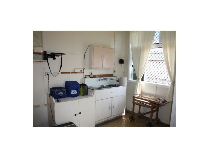 27 Crown Street, Maryborough QLD 4650