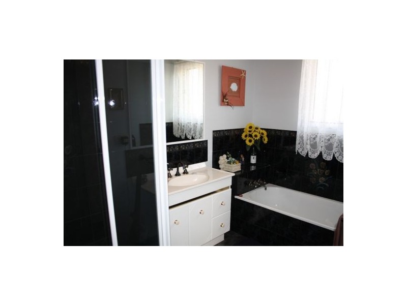 3 Yuruga Place, Tinana QLD 4650