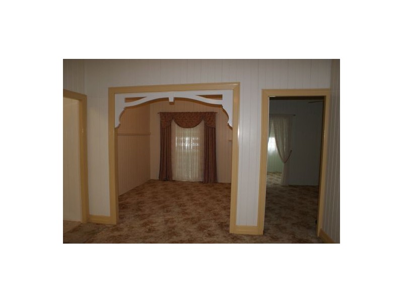 11 Meredith Street, Maryborough QLD 4650