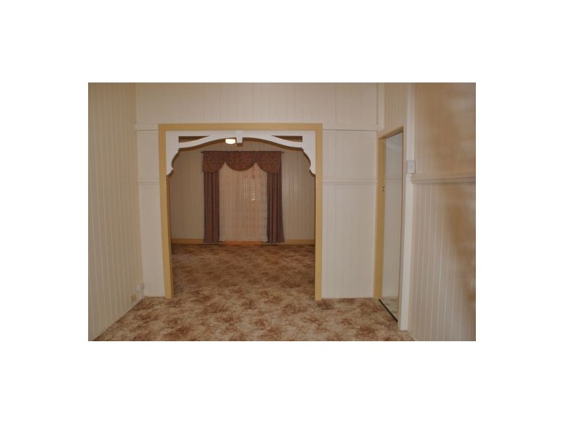 11 Meredith Street, Maryborough QLD 4650