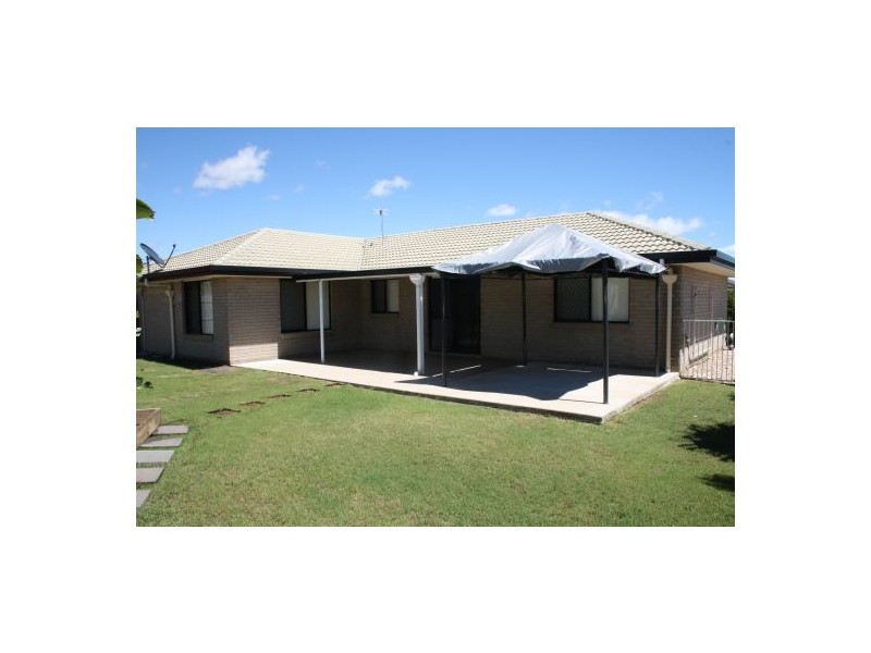 28 Topaz Circuit, Urangan QLD 4655