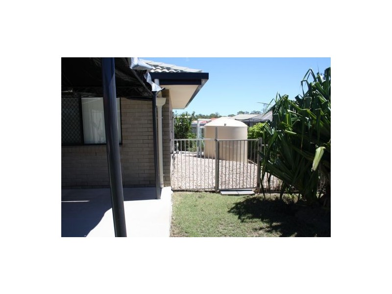 28 Topaz Circuit, Urangan QLD 4655