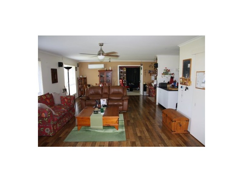 89 Woocoo Drive, Oakhurst QLD 4650