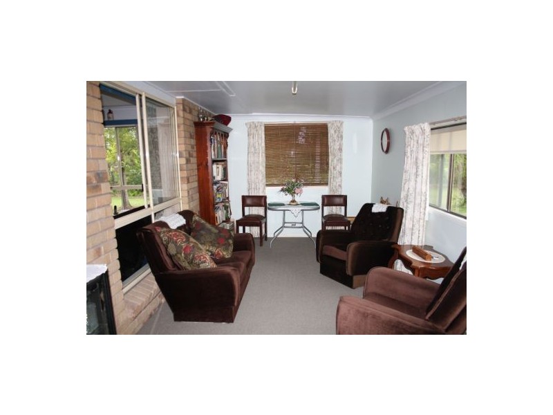 62 Amanda Avenue, Oakhurst QLD 4650