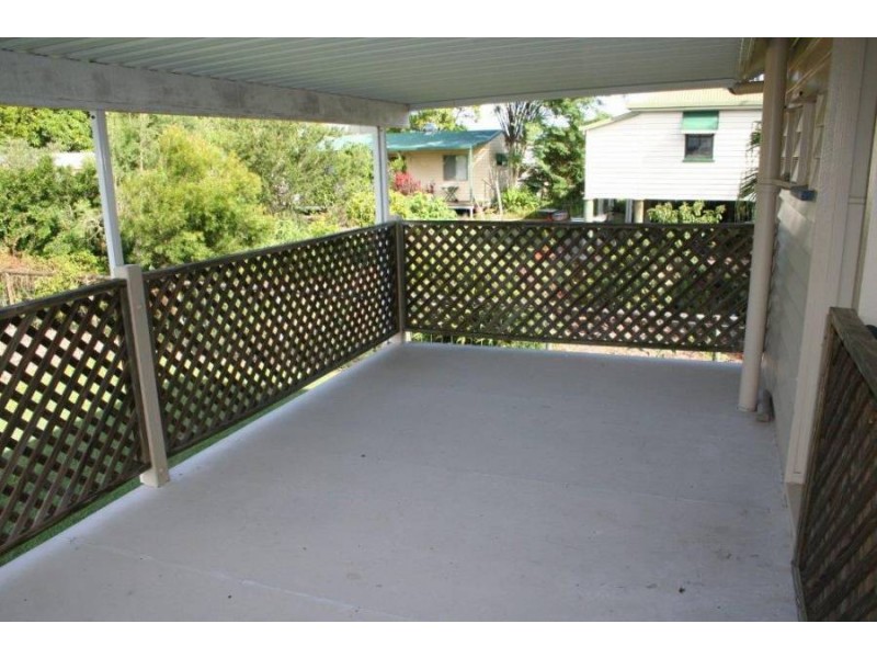 8 Honiton Street, Torquay QLD 4655