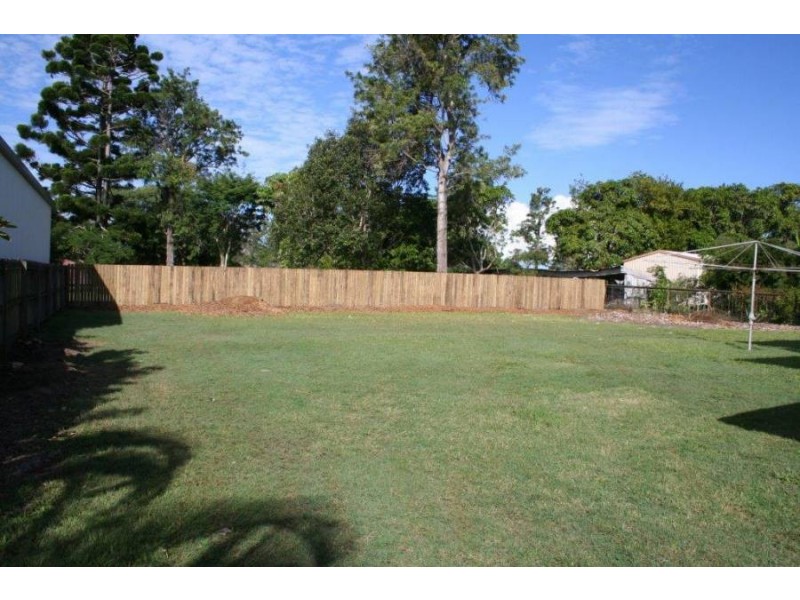 8 Honiton Street, Torquay QLD 4655