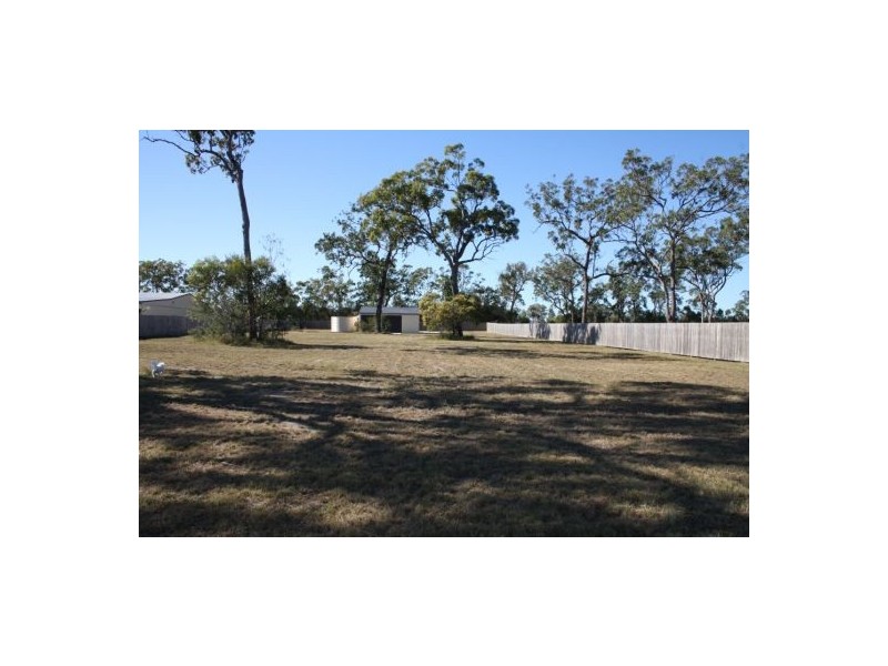 128 Woocoo Drive, Oakhurst QLD 4650