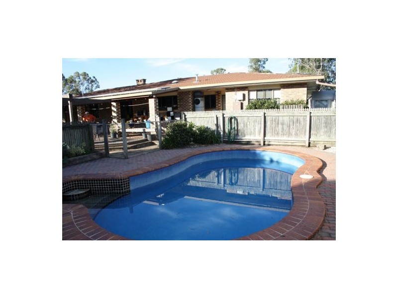 11 Neil Road, Maryborough West QLD 4650