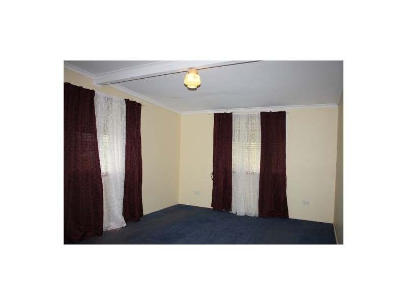 25 Pearson Street, Granville QLD 4650