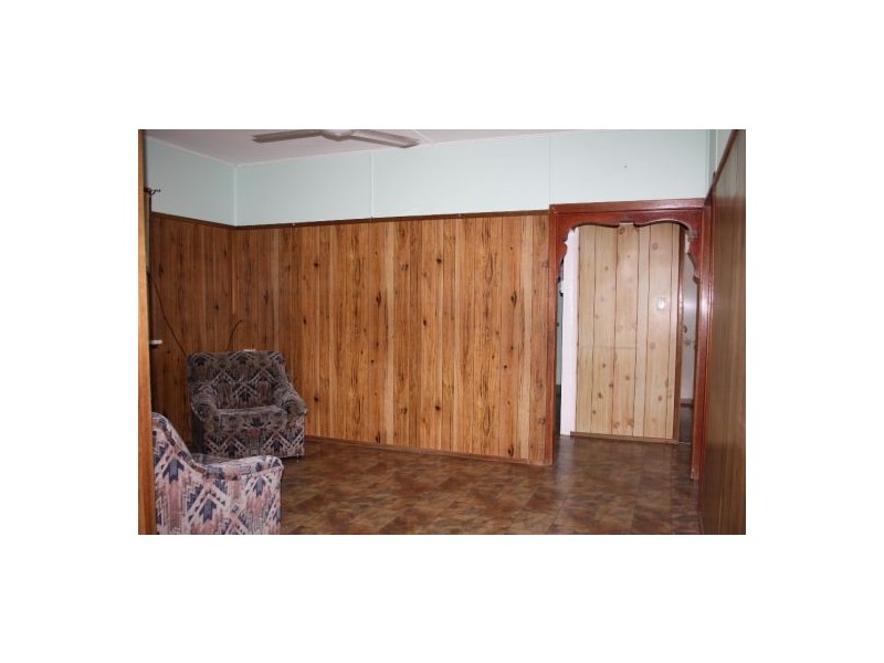 25 Pearson Street, Granville QLD 4650