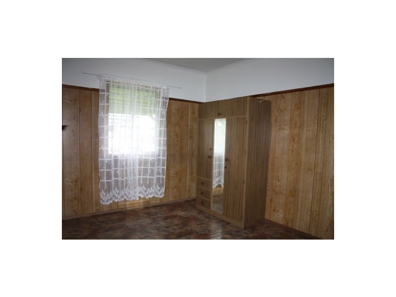 25 Pearson Street, Granville QLD 4650