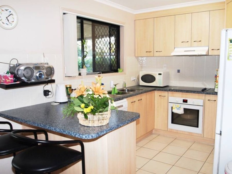 16 Joselyn Drive, Point Vernon QLD 4655