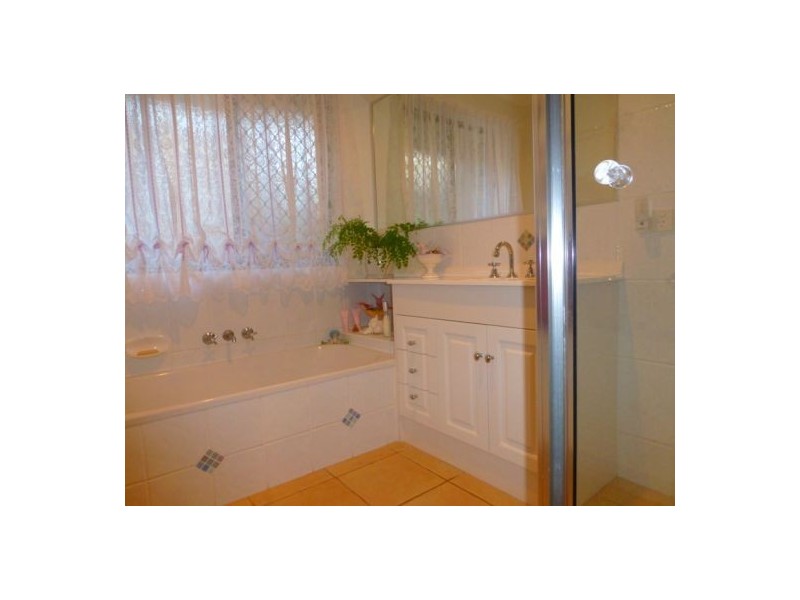 11 Bromiley Court, Dundowran QLD 4655