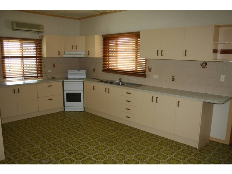 4 Demaine Street, Maryborough QLD 4650