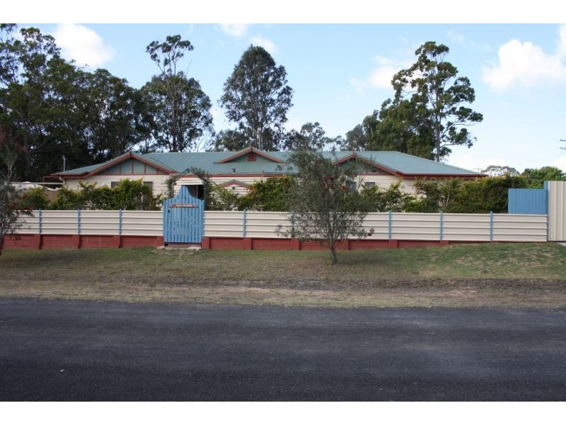 65 Lenthall Street, Aldershot QLD 4650