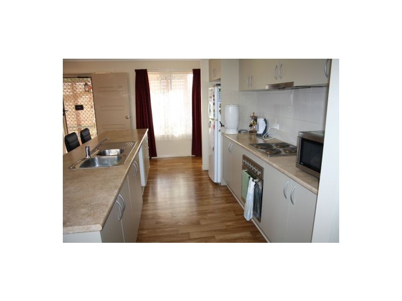 65 Lenthall Street, Aldershot QLD 4650