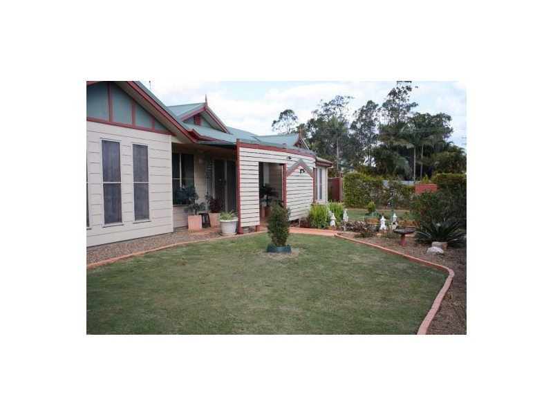 65 Lenthall Street, Aldershot QLD 4650