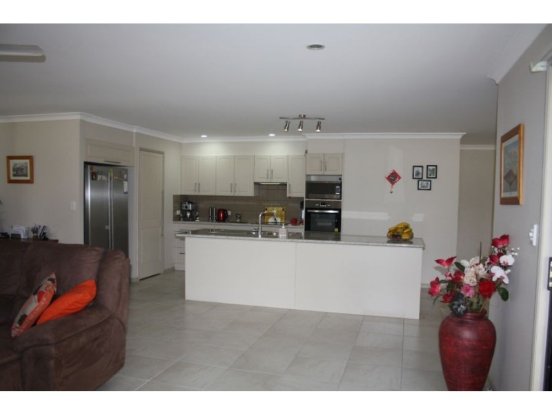 18 Niclintel Place, Oakhurst QLD 4650