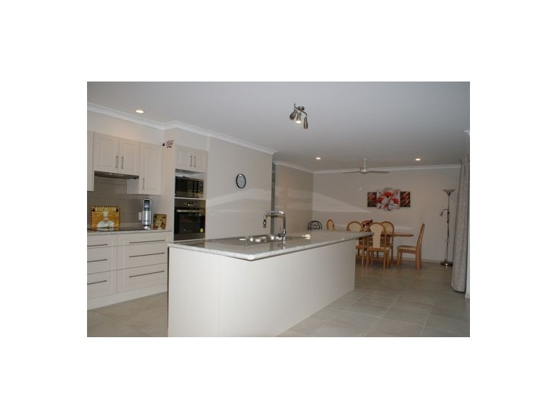 18 Niclintel Place, Oakhurst QLD 4650