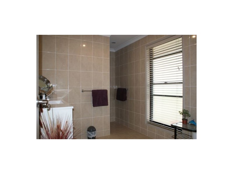 18 Niclintel Place, Oakhurst QLD 4650