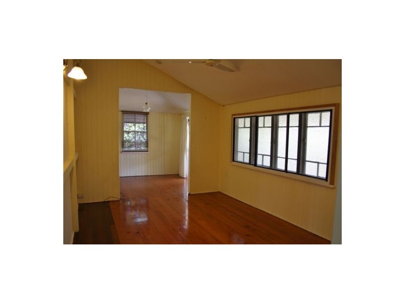 122 Woodstock Street, Maryborough QLD 4650