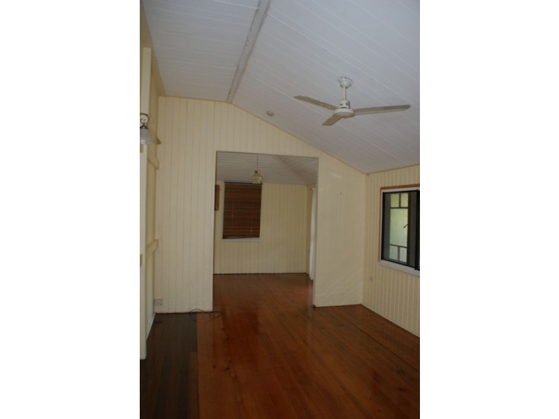 122 Woodstock Street, Maryborough QLD 4650