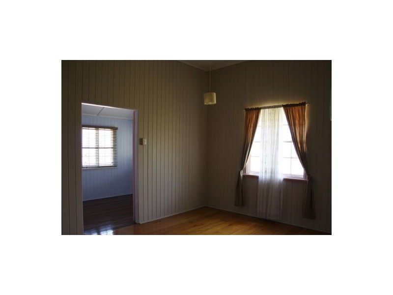 122 Woodstock Street, Maryborough QLD 4650