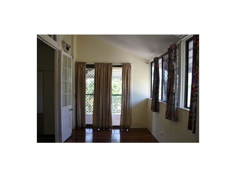 122 Woodstock Street, Maryborough QLD 4650