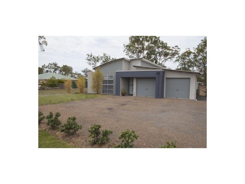 30 Lachlan Drive, Oakhurst QLD 4650