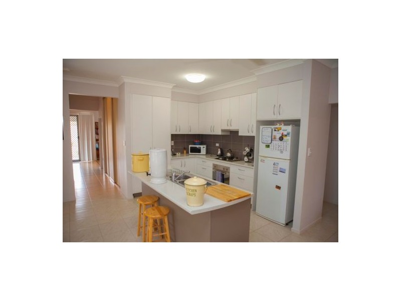30 Lachlan Drive, Oakhurst QLD 4650