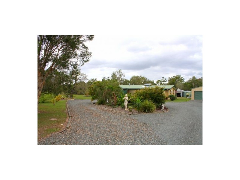 35 Loretto Drive, Oakhurst QLD 4650