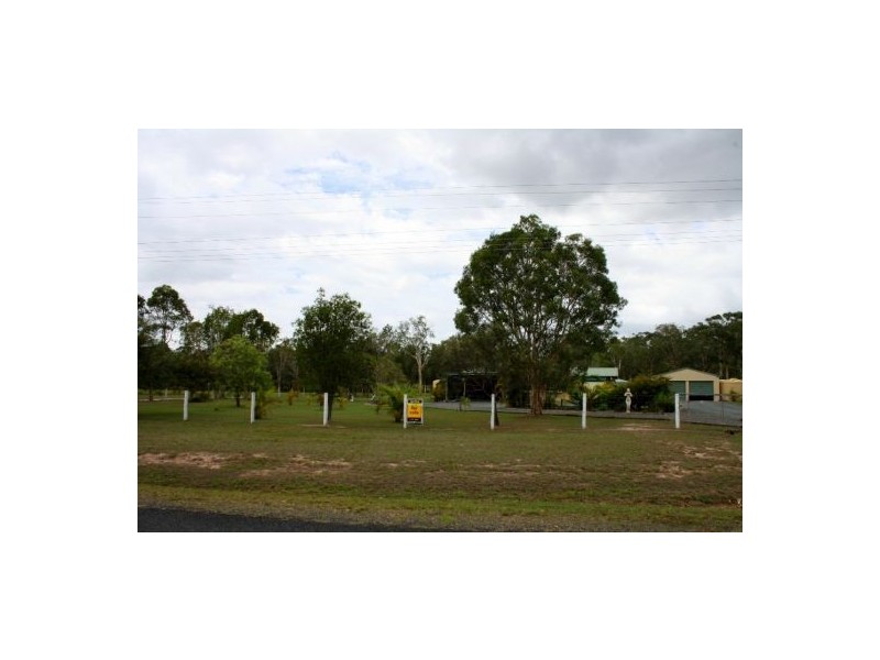 35 Loretto Drive, Oakhurst QLD 4650