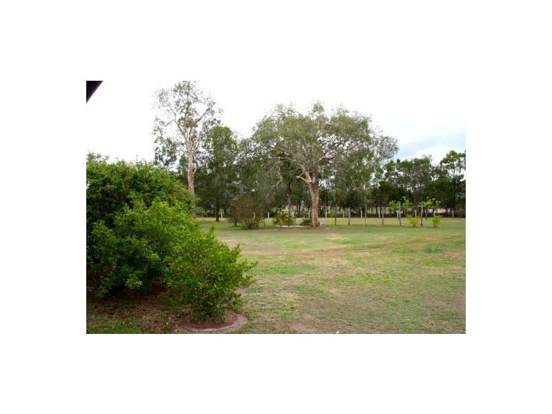 35 Loretto Drive, Oakhurst QLD 4650