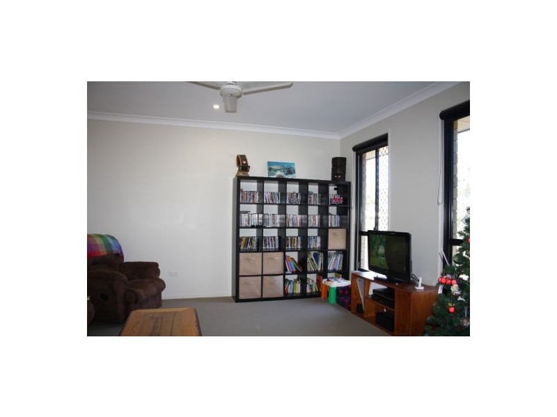 117 Woocoo Drive, Oakhurst QLD 4650
