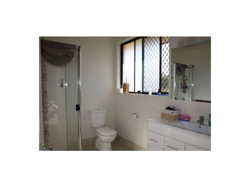 117 Woocoo Drive, Oakhurst QLD 4650