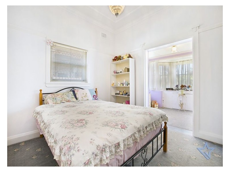 423 Blaxland Rd, Denistone East NSW 2112