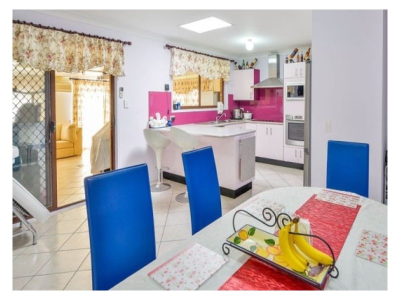 17 Woodcourt St, Ambarvale NSW 2560