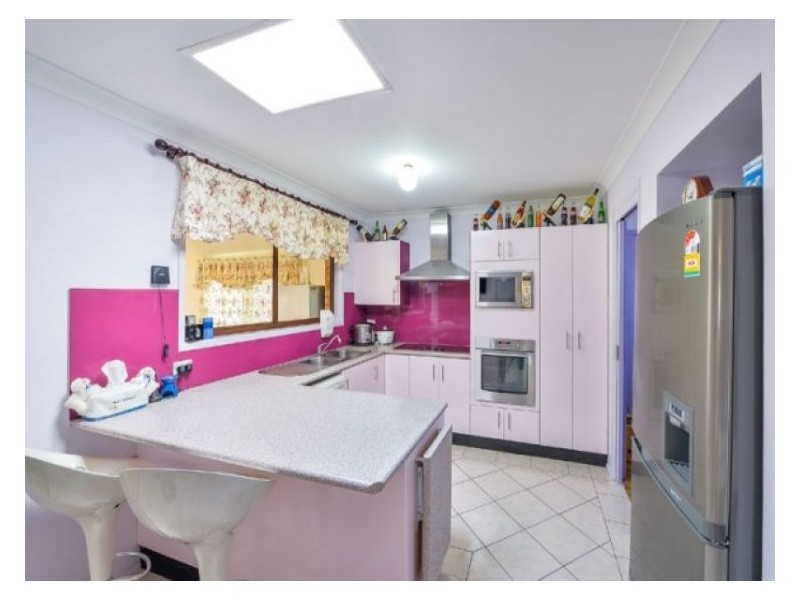 17 Woodcourt St, Ambarvale NSW 2560