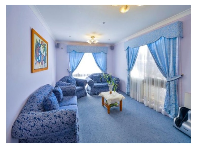 17 Woodcourt St, Ambarvale NSW 2560