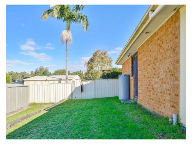 17 Woodcourt St, Ambarvale NSW 2560