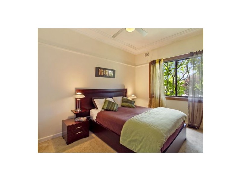 16 Deakin, West Ryde NSW 2114