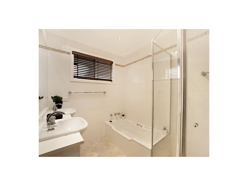 4 Bronhill Avenue, East Ryde NSW 2113