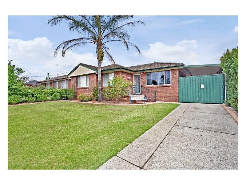 15 Beelong Crescent, Dharruk NSW 2770