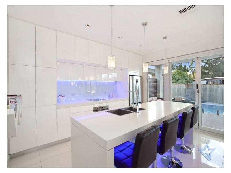 1 Pan Cr, Greystanes NSW 2145