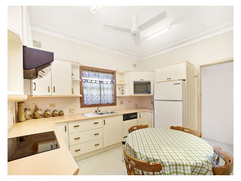 6 Lorna Av, North Ryde NSW 2113