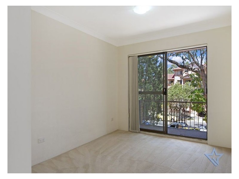 2/18 Early St, Parramatta NSW 2150