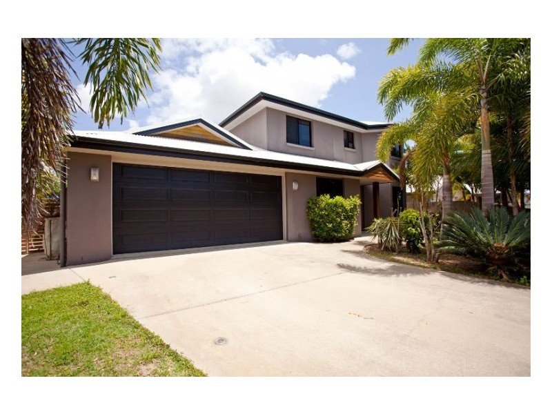 8 Friarbird Ave, Blacks Beach QLD 4740