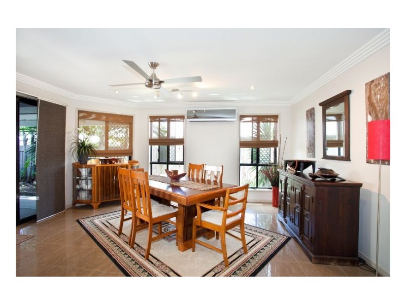 8 Friarbird Ave, Blacks Beach QLD 4740